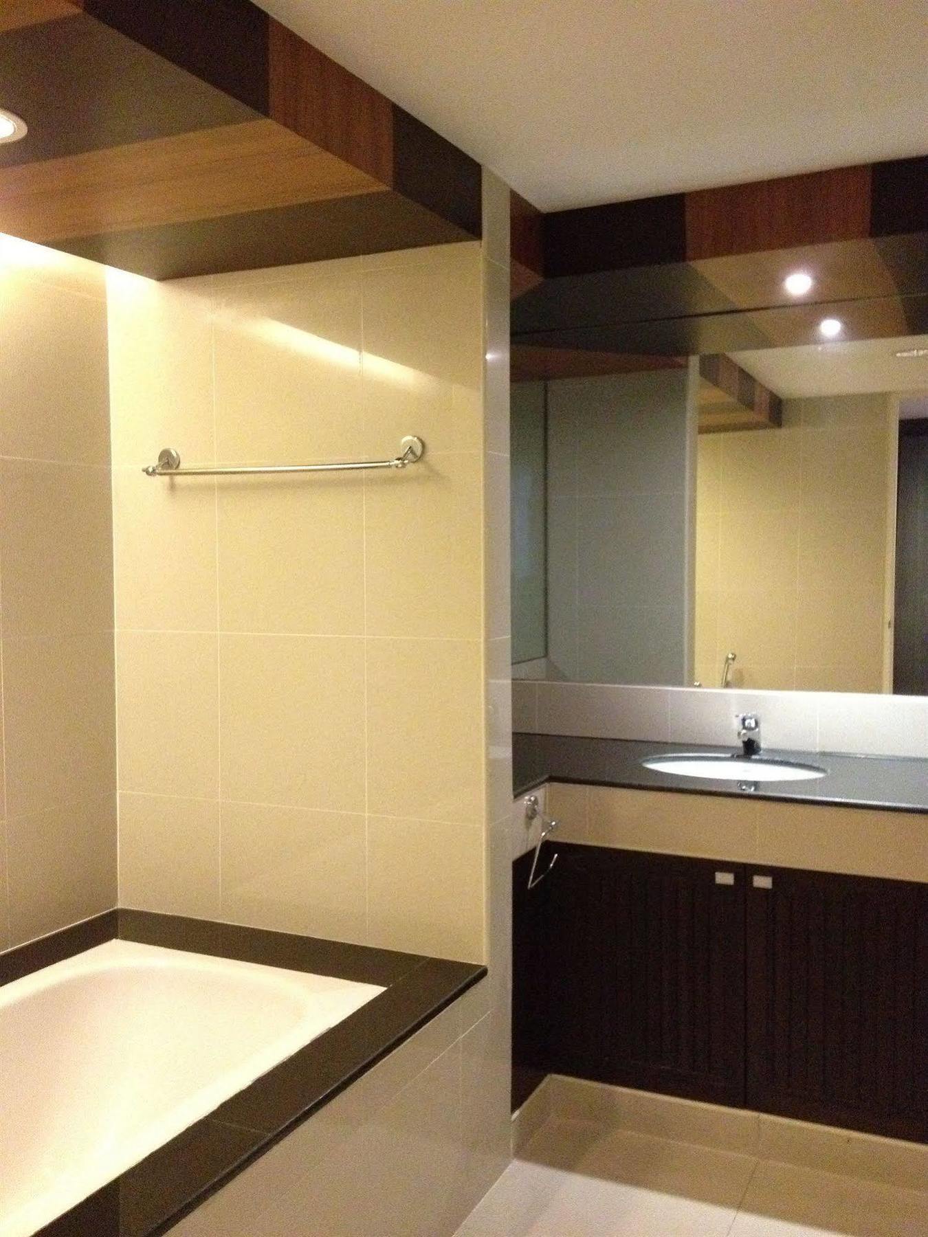 Gardengrove Suites Bangkok Exterior foto
